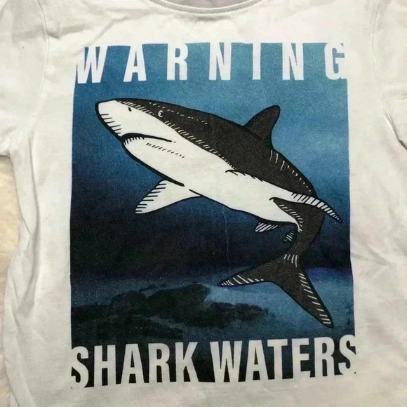 H&M Warning Shark Waters T-Shirt White Size 2-4 Years - Picture 3 of 16
